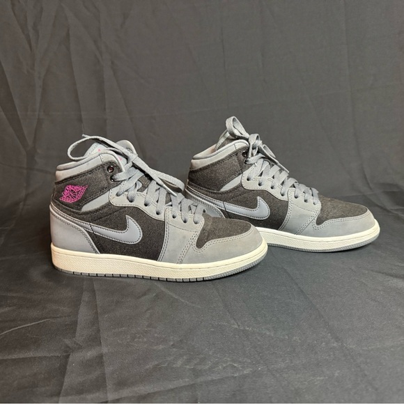 Jordan Kids Sneakers in Gray and Black with Pink Details - Picture 2 of 10